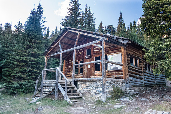 The Hargreaves Shelter at Berg Lake.