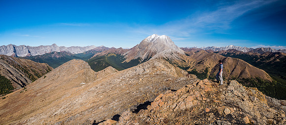 Great views north from the center peak include Mist and other peaks around the Highwood Pass area.