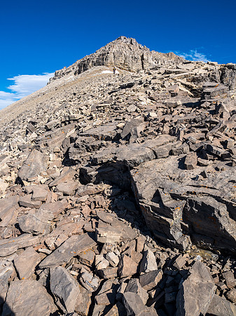 Looking towards the summit block.