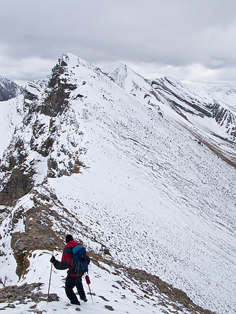 Traversing to the higher, east summit of Og.