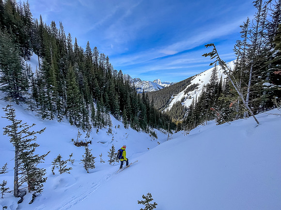 Skiing the NW gully.