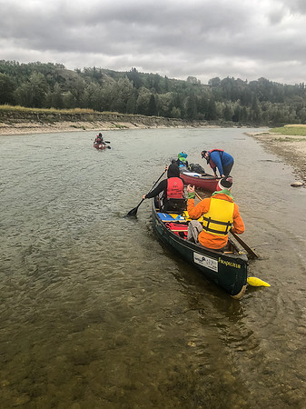 As you can see, it's pretty cool and gray at 11:00 on Saturday but it still feels good to be on the river again.