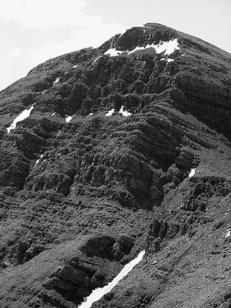 Looking along the NE face of the north ridge (above on the right). Eventually we realized our (my) mistake and went up to the right and back to the ridge proper.