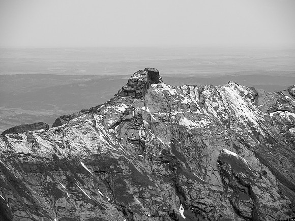 Old Fort Peak is an outlier of Morrowmount. Bob Saunders, Reg Bonney and Rick Collier made the first ascent (5.4) in 1991.