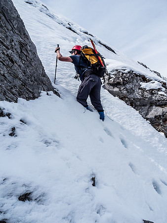 The terrain steepens significantly through the choke. You can see that the snow has no base anymore and is sitting on a mixture of slabs and ice.