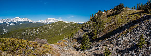 With zero wind and warm air, this part of the hike was pure magic. Old friends around Carnarvon Lake start showing up at distant left including Armstrong and MacLaren.