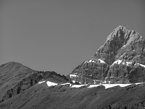 Wind Mountain rising at right.