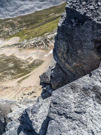 It's a bloody long drop down the NW face of Molar!