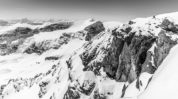 A steep pano looking west off the summit, note Ferenc in the top right.