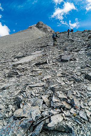 Heading a short way up the west ridge before starting our traverse across the bowls to the right.