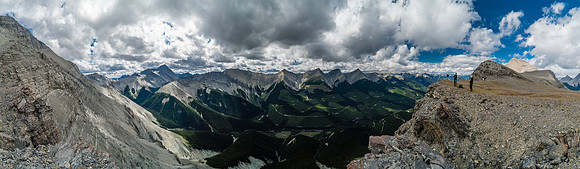 The Quinn Range marches north across the Thunder Creek Valley - most are unnamed except for Mount Mike (3300m)