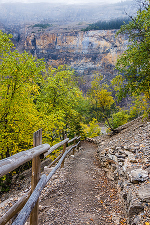 Descending to Whitehorn Campground.