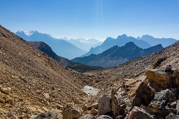 First glimpse across the pass.