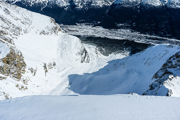 Peering directly east off the summit way down to hwy #93.