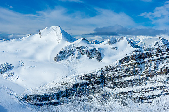 Baker (L) is a gorgeous peak. To it's right lie Tilly, Trapper and Peyto.