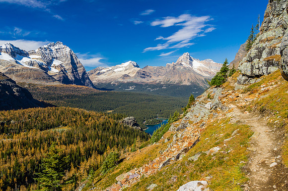 A magical high line hike continues around the NW end of Yukness Mountain.