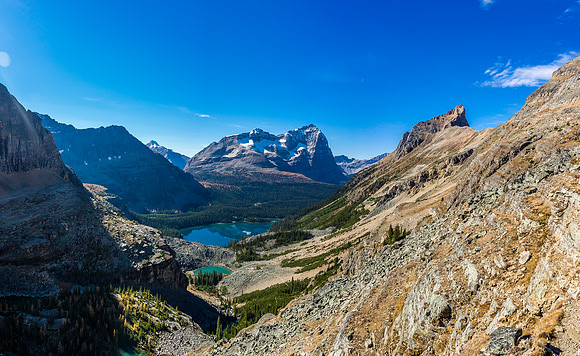 Starting the grunt to the Wiwaxy / Huber col. Lefroy Lake, Yukness Lake and Lake O'Hara at bottom.