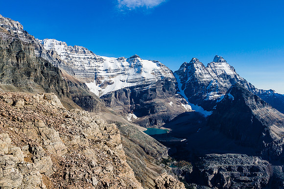 Traversing to the main east summit - views are stunning.