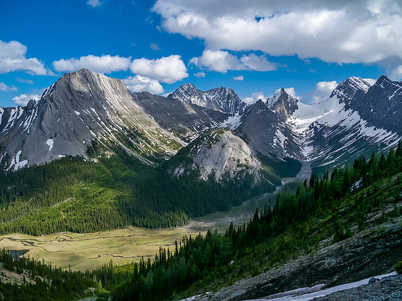 Stunning views looking back over the marshlands towards the Haig / Robertson ice fields.