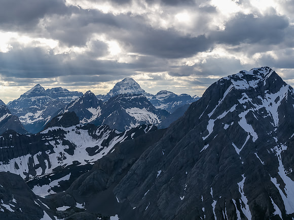 Looking west with Smuts at foreground right, over Smutwood and Byng with Eon, Aye and Assiniboine in the background.