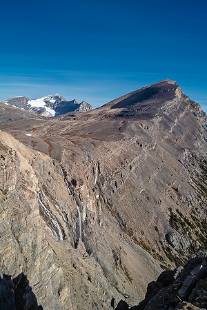 Dramatic views across Caldron Creek to the Peak.