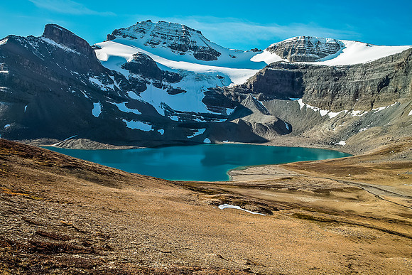 Stunning view of Caldron Lake with Peyto Peak rising above it.