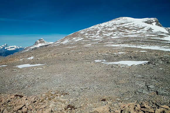 Finally on the upper ridge, this is looking away from the summit towards Peyto which is out of sight.