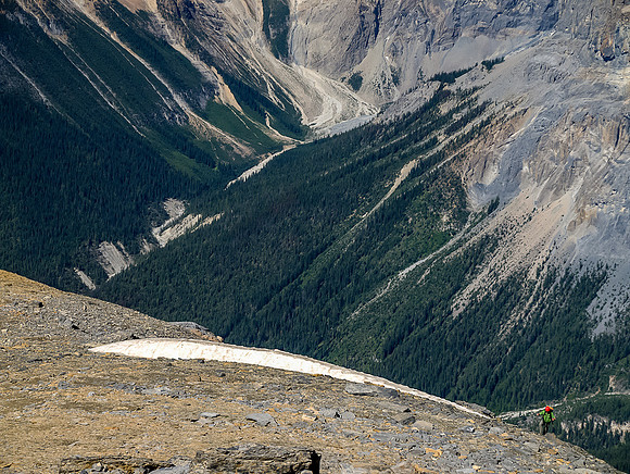 Wietse looks pretty small in the expansive views from below the summit block on Wapta.