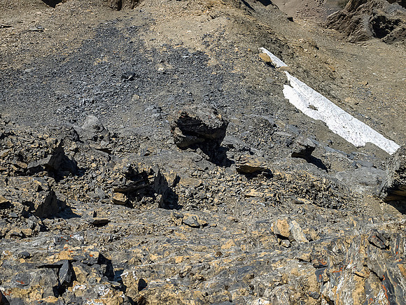 Looking down the flagged / cairned crux as described by Kane - note the cairn at the bottom?