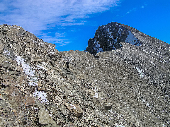 Eric makes his way along Alderson's ridge to the summit on the right of the photo.