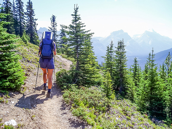 The trail rounds the south end of Crystal Ridge.