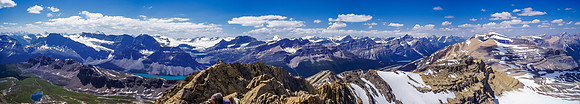 Crowfoot and the Wapta Icefield rise over Crystal Ridge (L). Chephren, Observation (R).