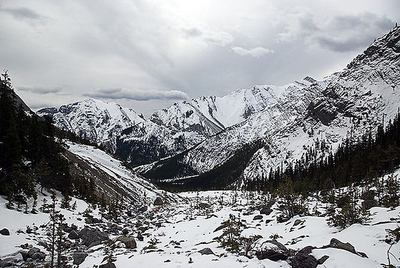 After hiking for about 3 hours we are coming around the southwest should of Wendell. This is the view back down the valley.