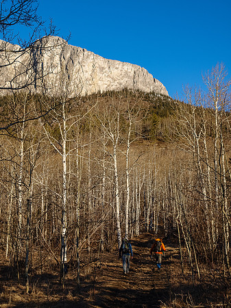 Wietse and Keith head up the trail on a beautiful morning. It really felt like spring.