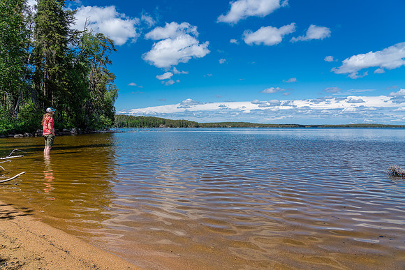 The beach at the start of the 975m portage towards North Prairie Lake.