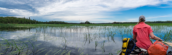 Paddling across the weedy north end of Prairie Lake to the 1000m portage.