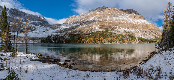 Hiking around Myosotis Lake.