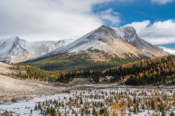 Cyclone Peak at left with Skoki Mountain at right.