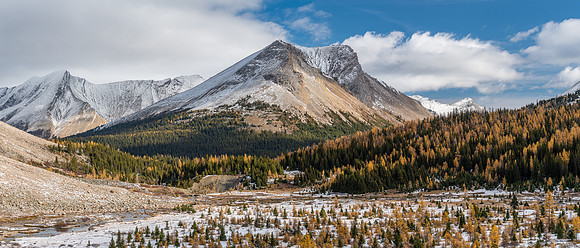 Cyclone Peak at left with Skoki Mountain at center.