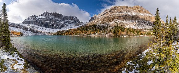 Hiking along Myosotis Lake.