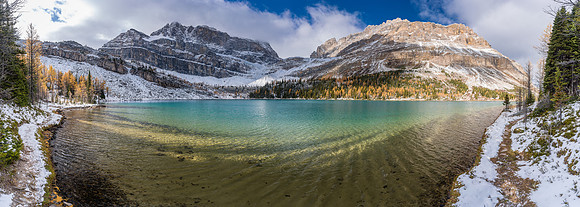 Hiking along Myosotis Lake.