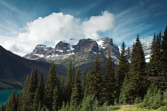 Mount Gloria and clouds.