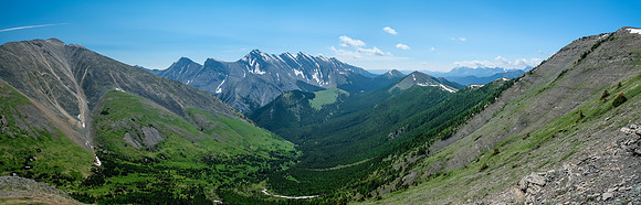Views along Mist Ridge (R) and to Gibraltar at left.