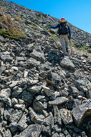 Ascending to the west ridge of Gibraltar.