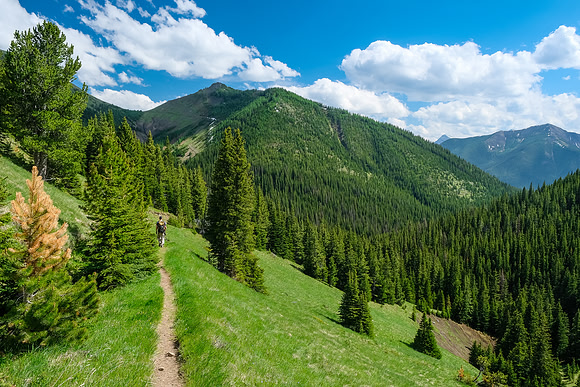 Hiking down the trail towards the south Mist Hills.