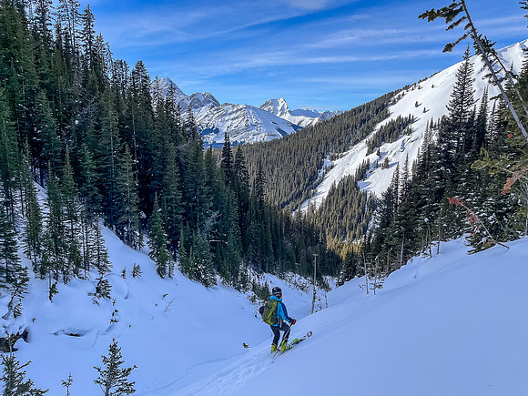 Skiing the NW gully.