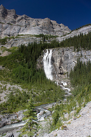 Hiking towards Petain Falls.