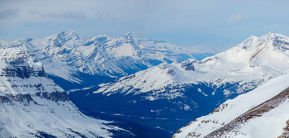 Distant views to Patterson, White Pyramid and Mount Chephren. Cirque and Observation at right.