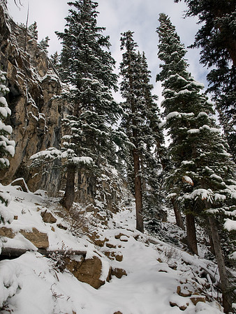 Ascending the headwall beneath Rockbound Lake.