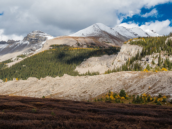 Looking back at Windy Point Ridge (L) and Og Mountain (R).